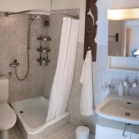 Wasserfall 3-zimmerferienwohnung Moebliert